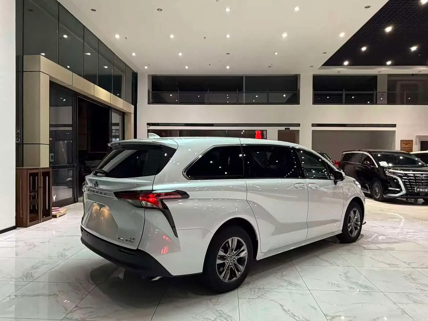 Toyota Sienna 2026 — Photo 15/15