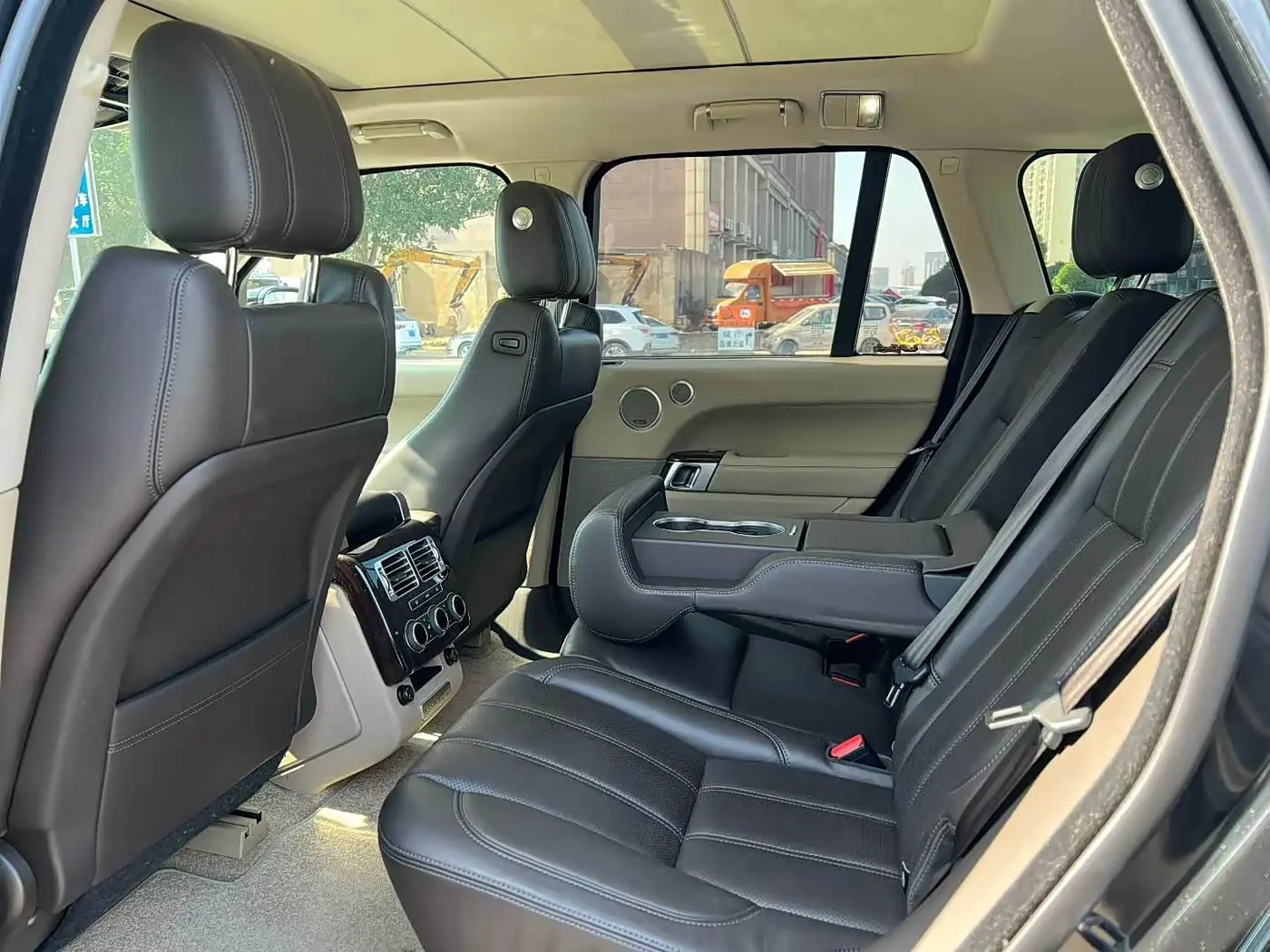 Land Rover Range Rover 2016 — Photo 6/9