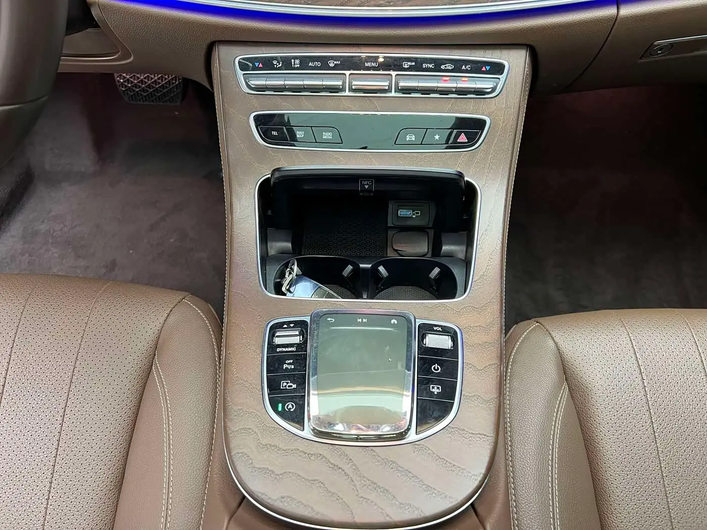 Mercedes-Benz E-Class 2023 — Şəkil 10/20