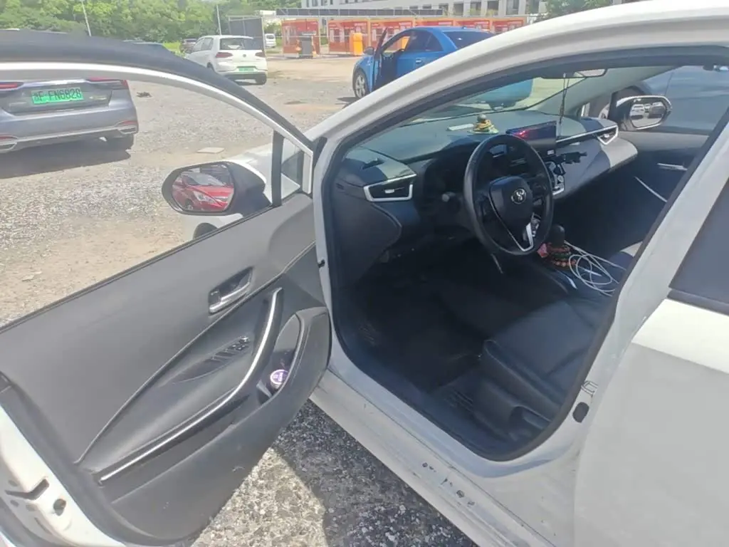 Toyota Corolla 2025 — Photo 16/20