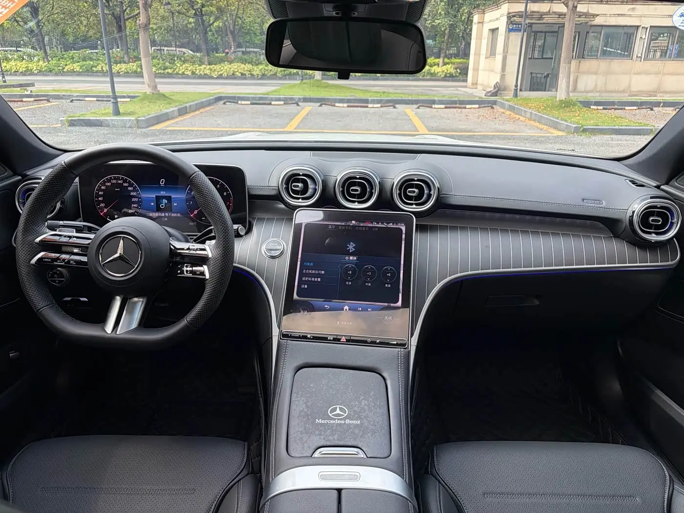 Mercedes-Benz C-Class 2024 — Photo 13/20