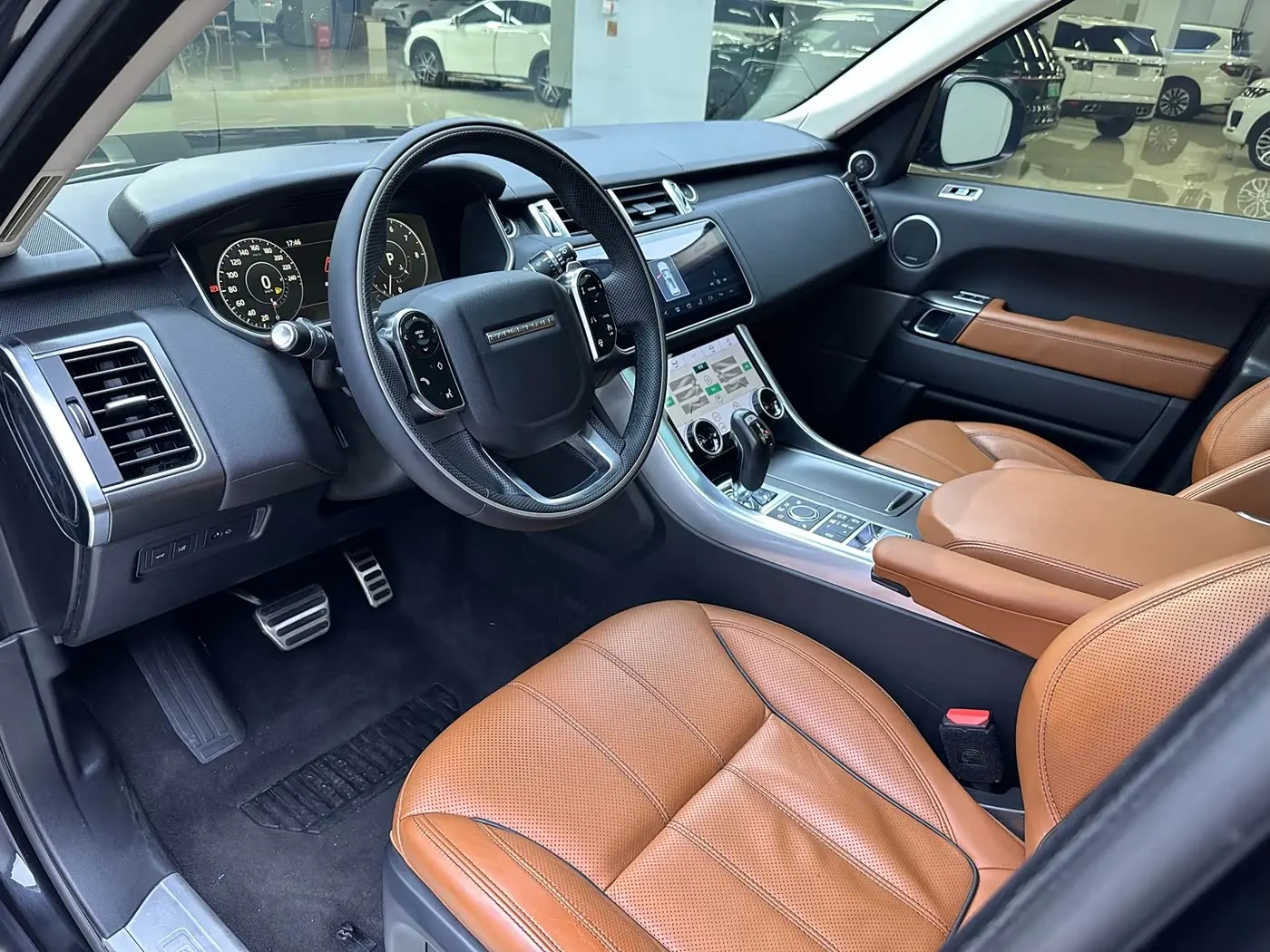 Land Rover Range Rover Sport 2017 — Şəkil 13/17