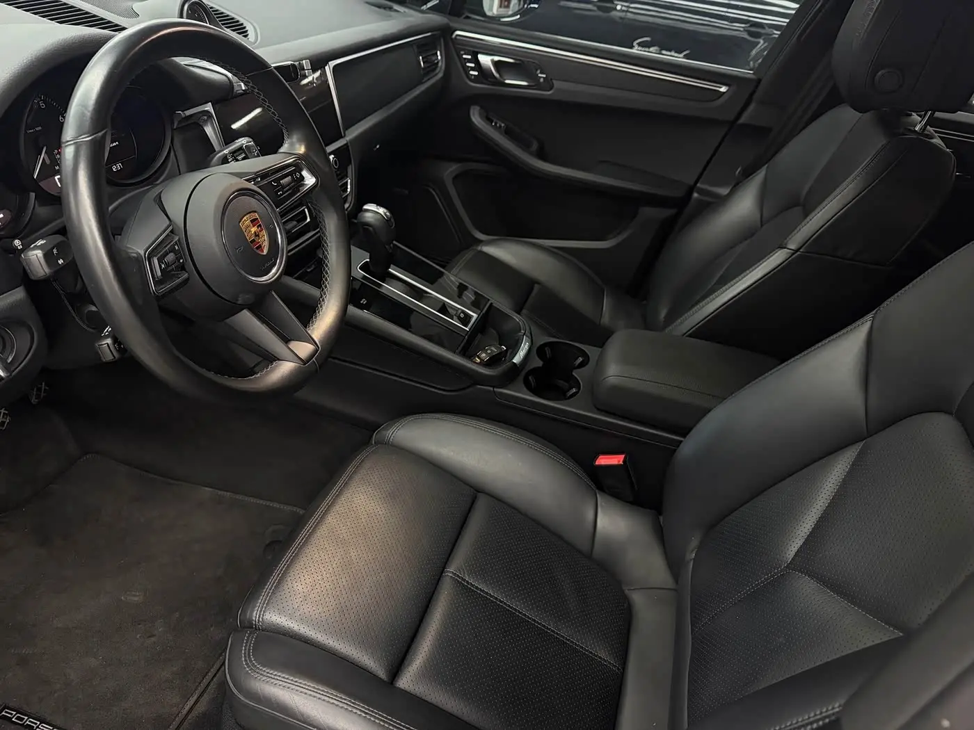Porsche Macan 2022 — Photo 4/18