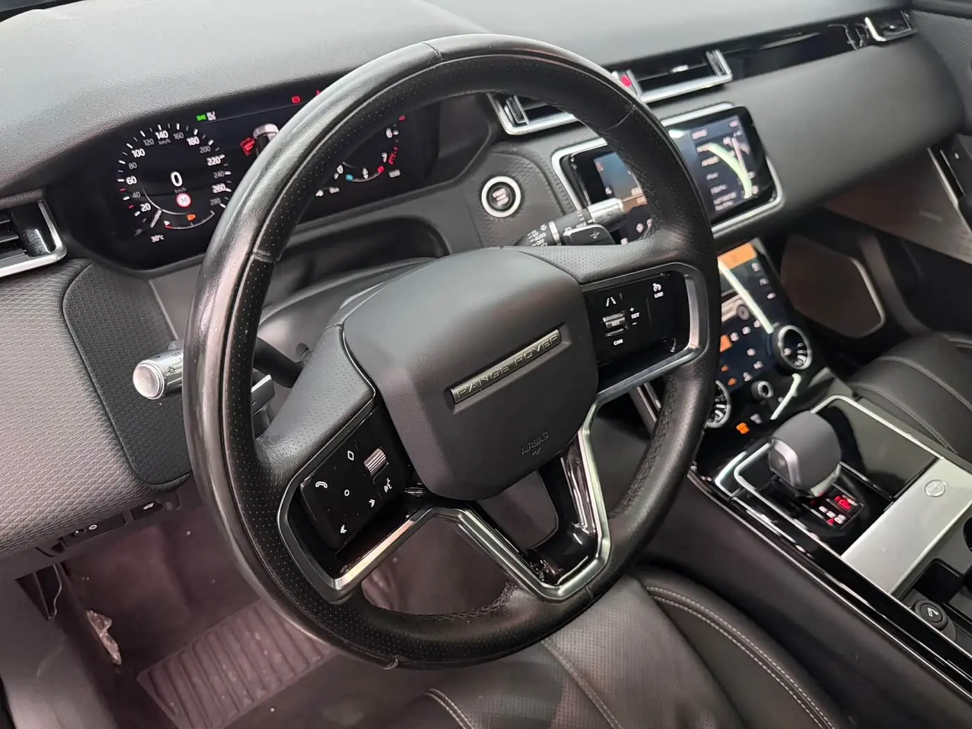 Land Rover Range Rover Velar 2021 — Photo 6/13