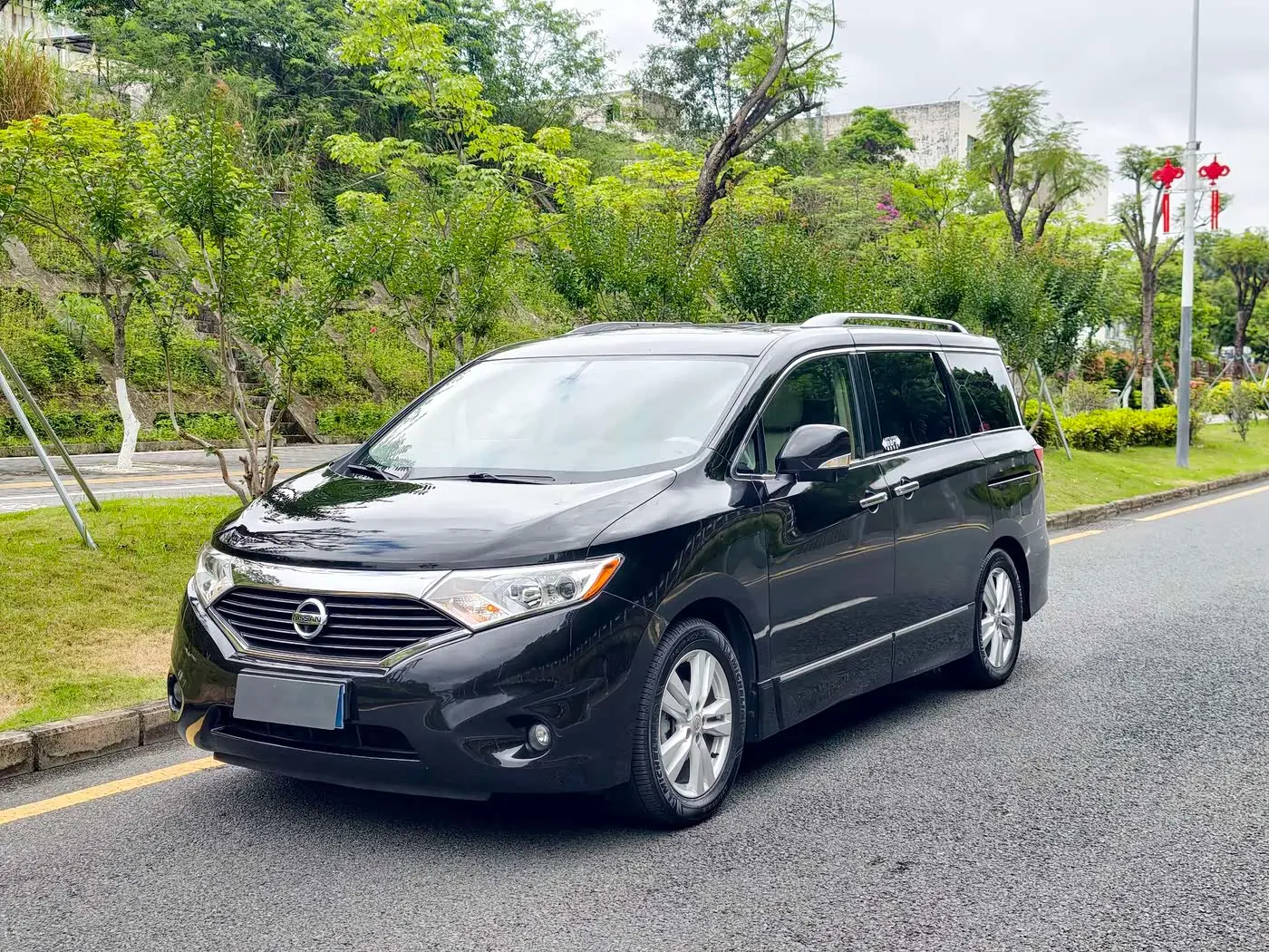 Nissan Quest 2016 — Şəkil 1/12