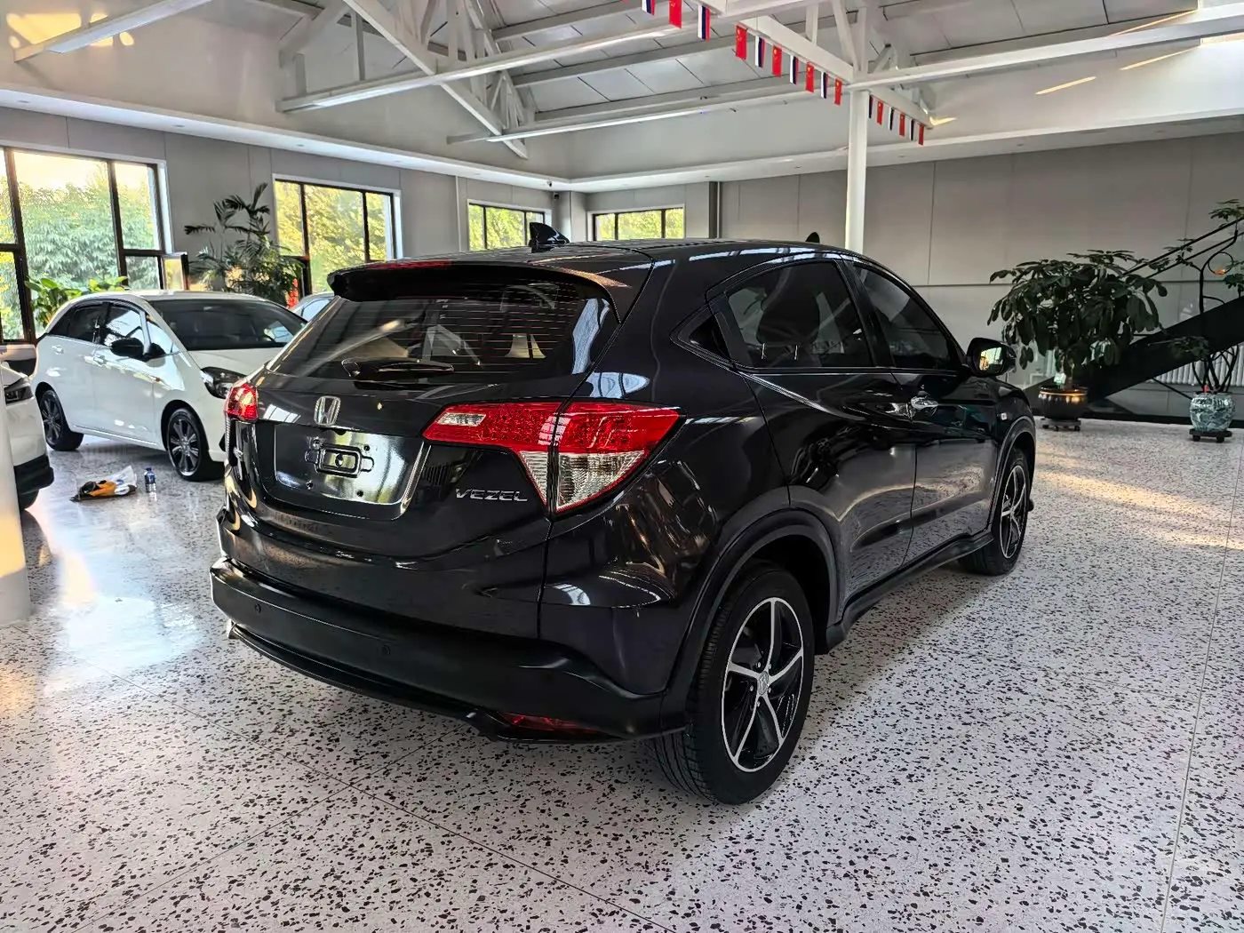 Honda Vezel 2022 — Photo 6/19