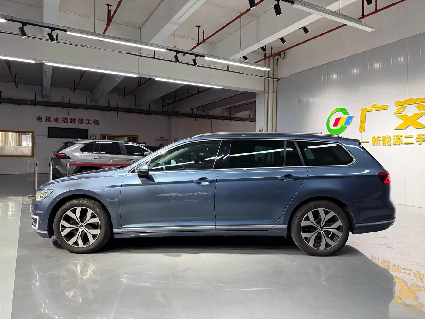 Volkswagen Variant New Energy 2019 — Photo 7/20