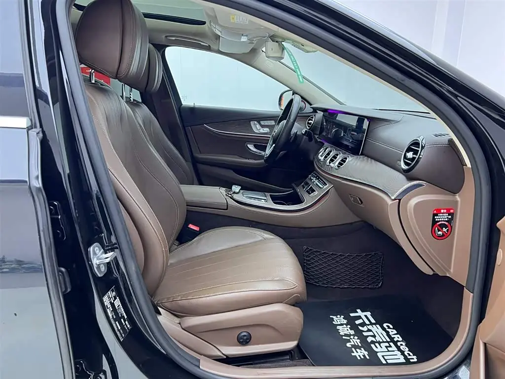Mercedes-Benz E-Class 2020 — Photo 18/20