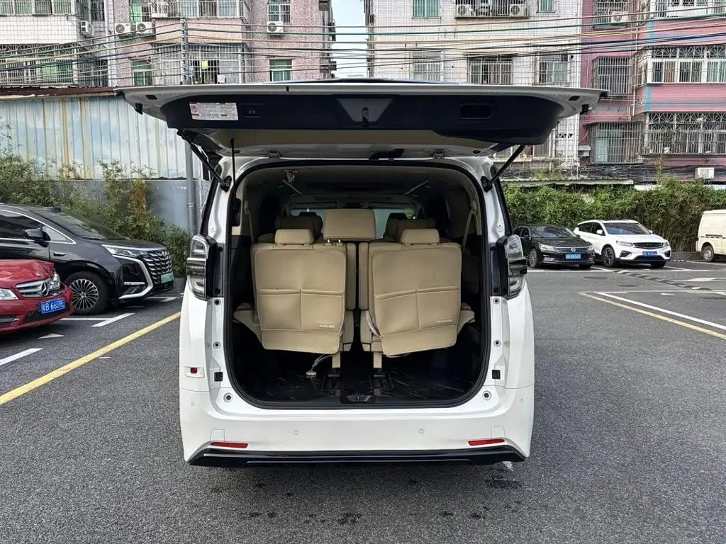 Toyota Vellfire 2021 — Photo 14/14