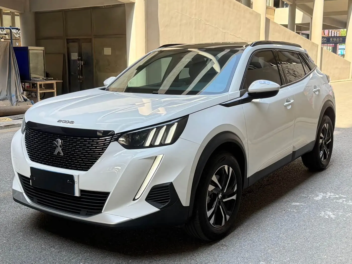 Peugeot 2008 2025 — Photo 1/20
