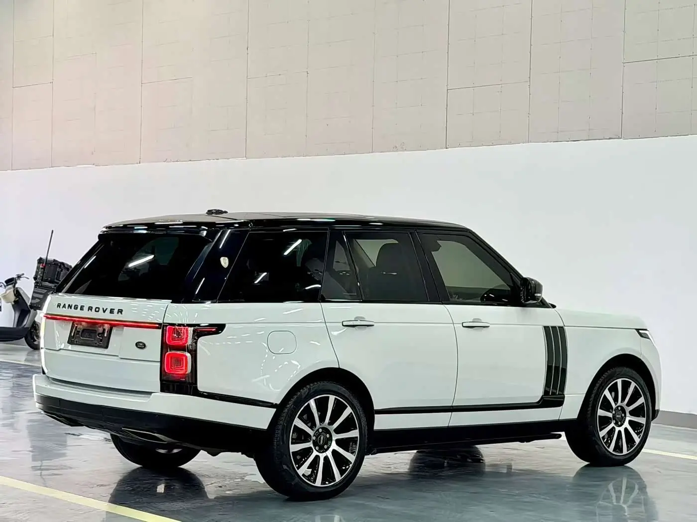 Land Rover Range Rover 2017 — Photo 9/9
