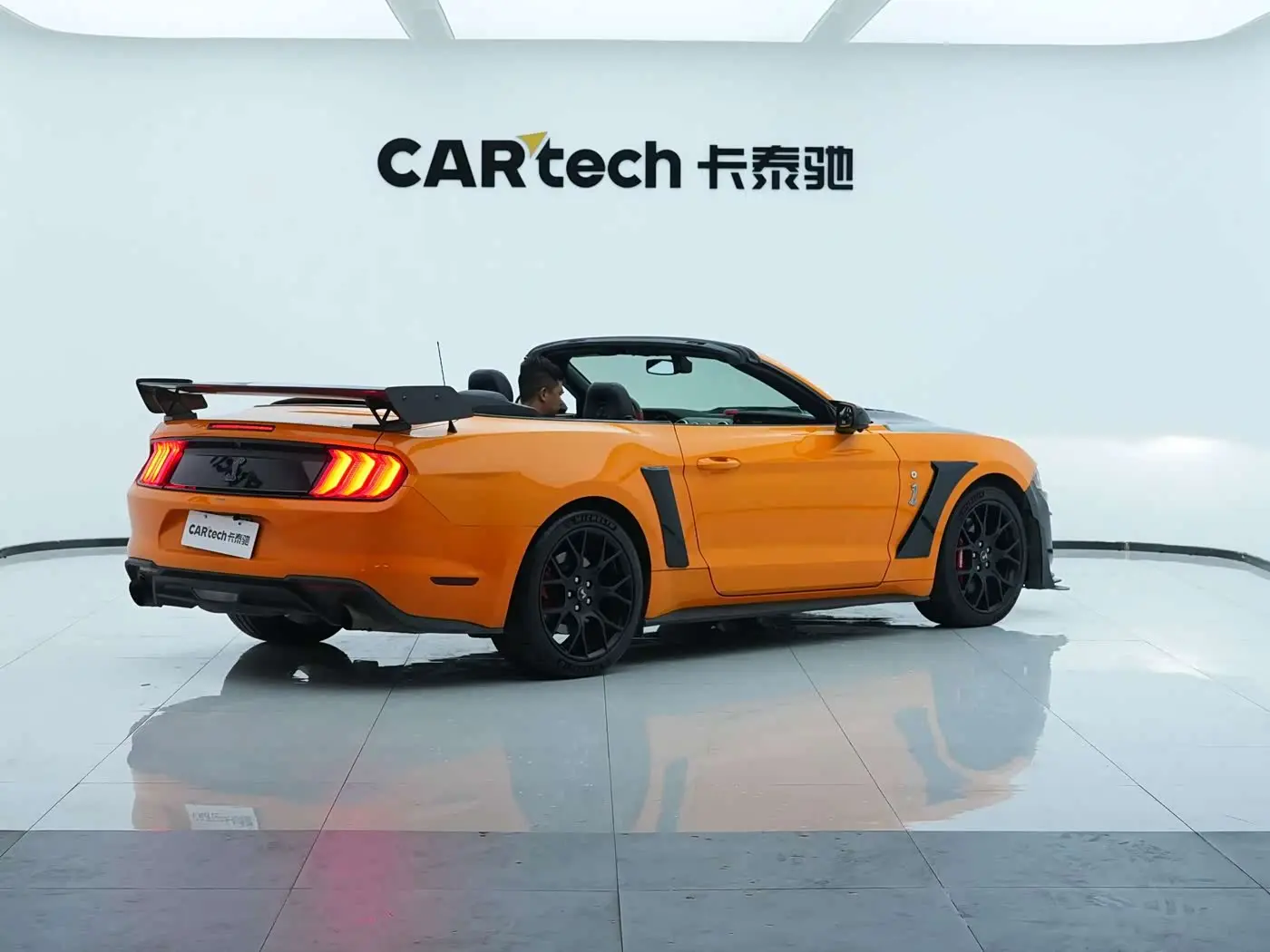 Ford Mustang 2019 — Şəkil 15/20