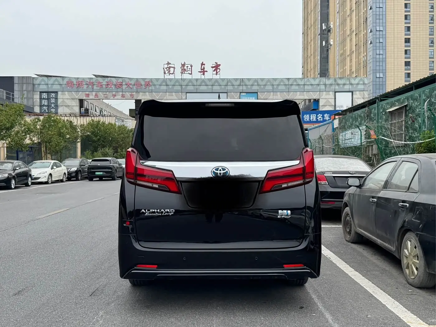 Toyota Alphard 2020 — Photo 18/18