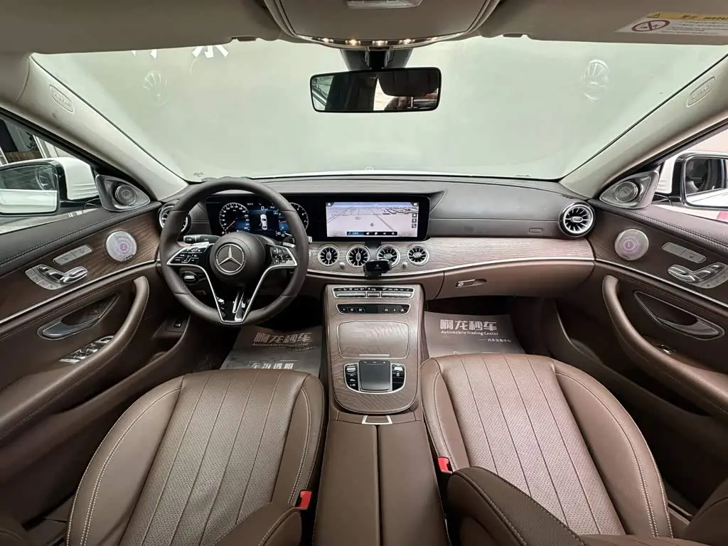 Mercedes-Benz E-Class 2021 — Photo 6/14