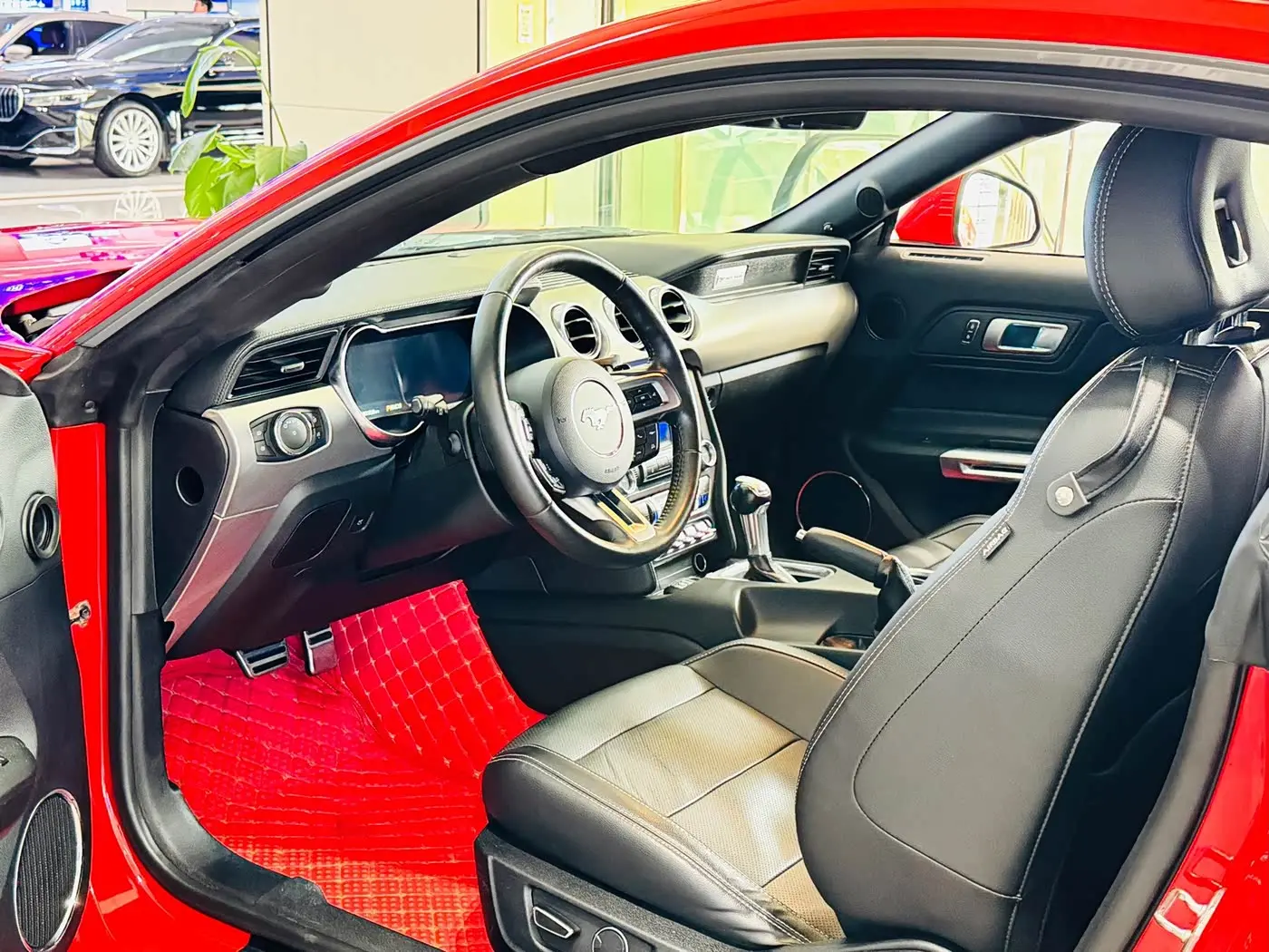 Ford Mustang 2019 — Photo 13/18