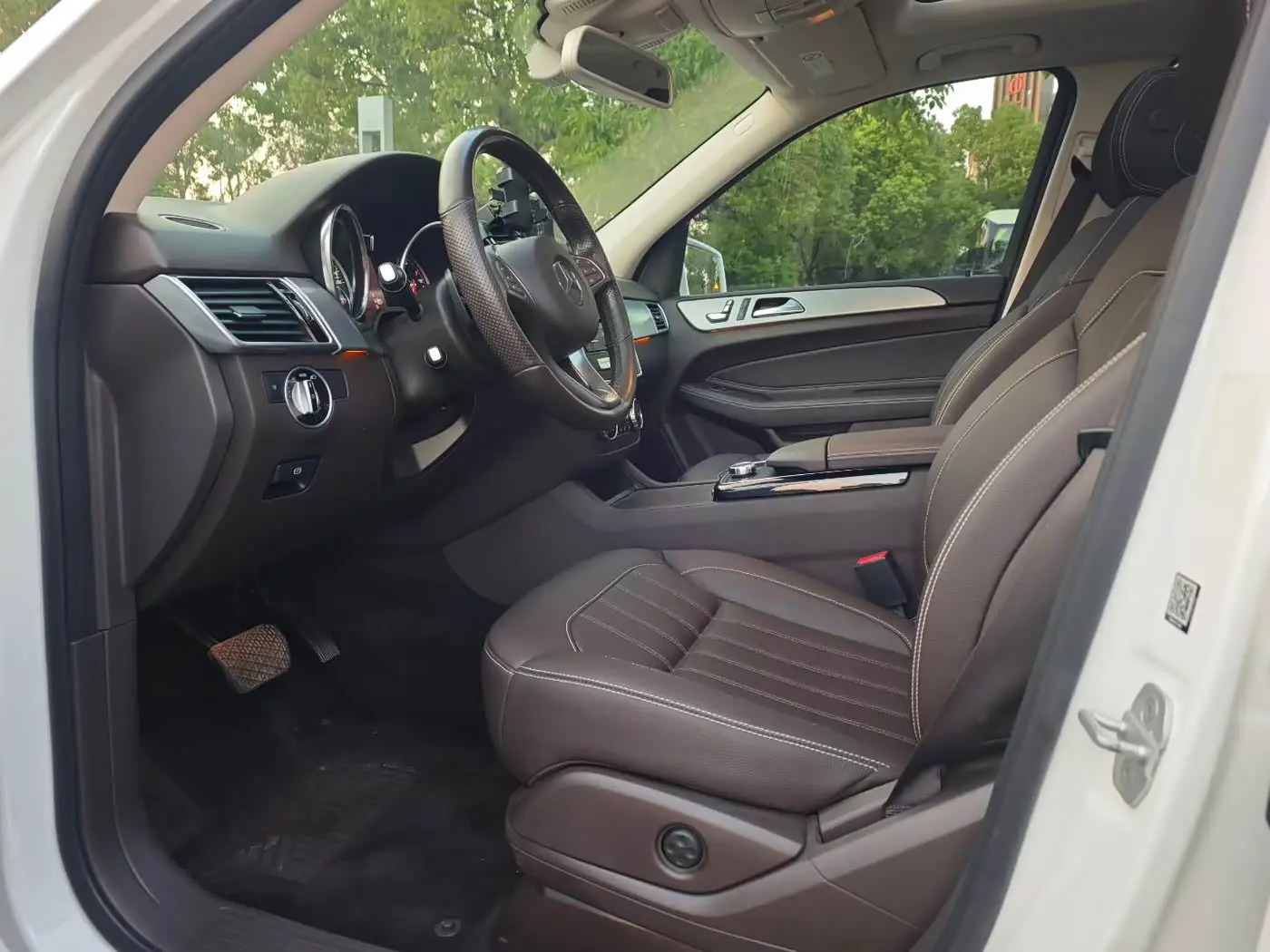 Mercedes-Benz GLE 2016 — Photo 6/20