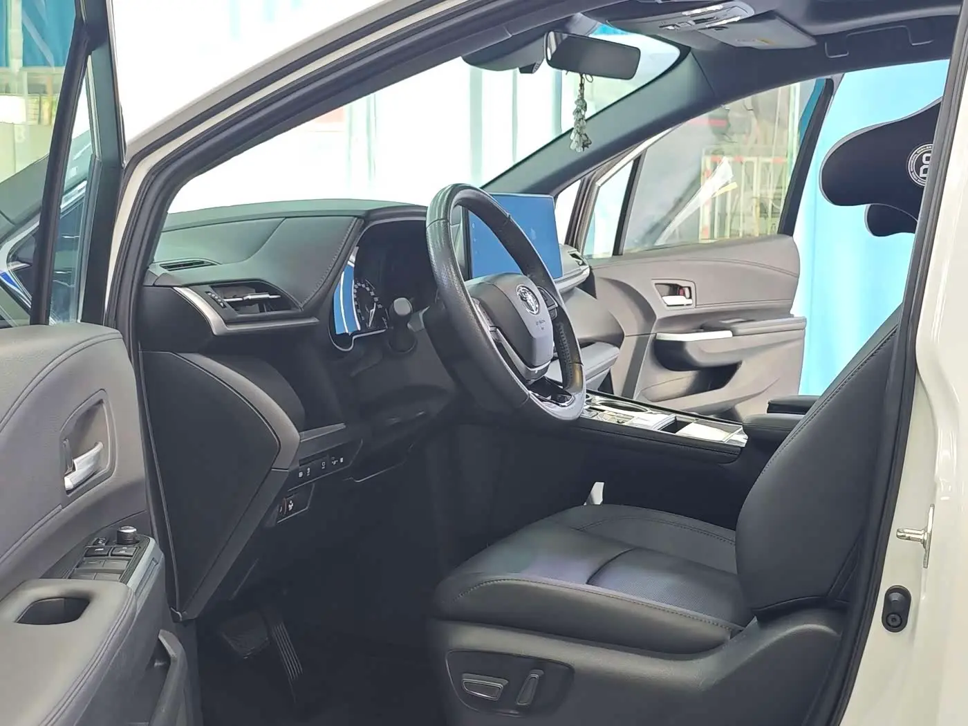 Toyota Sienna 2024 — Photo 5/20