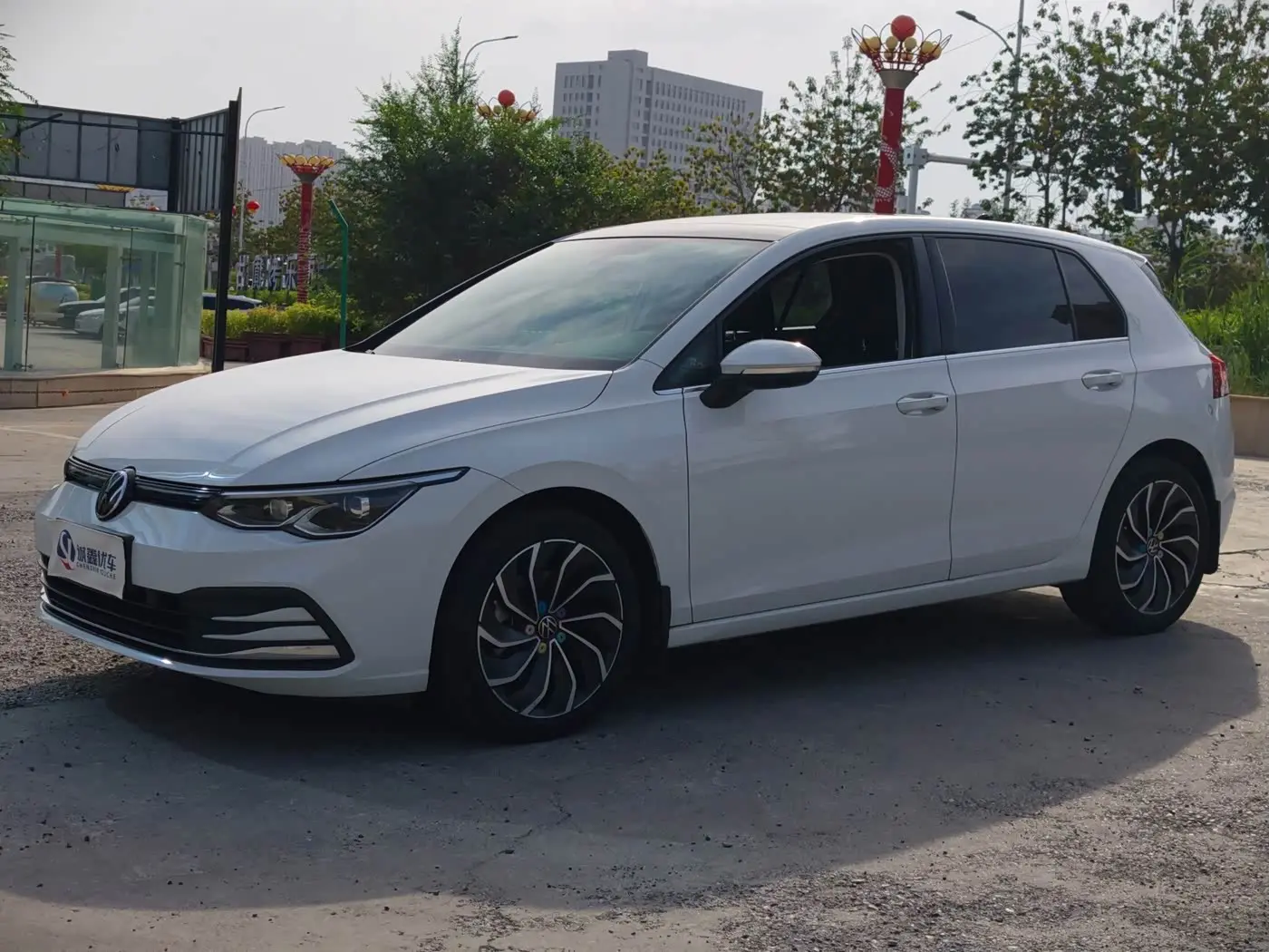 Volkswagen Golf 2021 — Photo 1/9