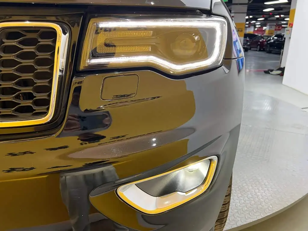 Jeep Grand Cherokee 2019 — Фото 9/20