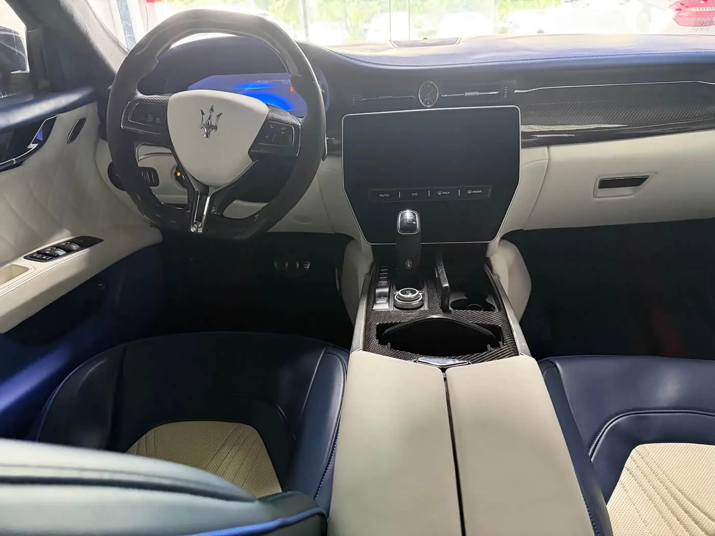 Maserati Quattroporte 2015 — Şəkil 11/16