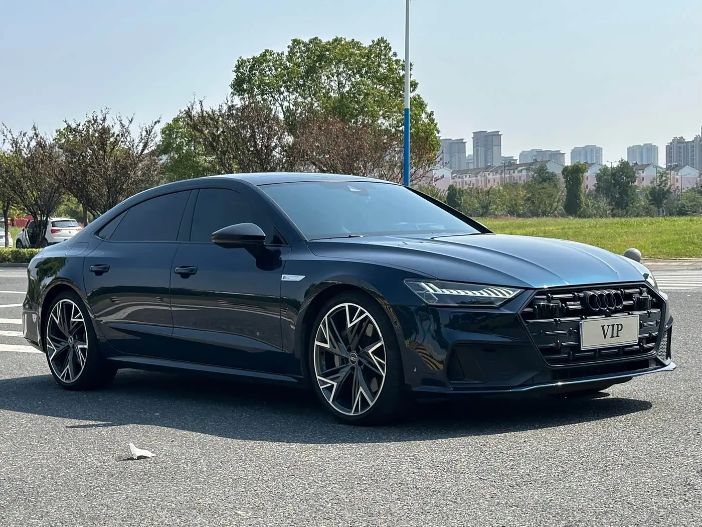 Audi A7L 2022 — Photo 3/20