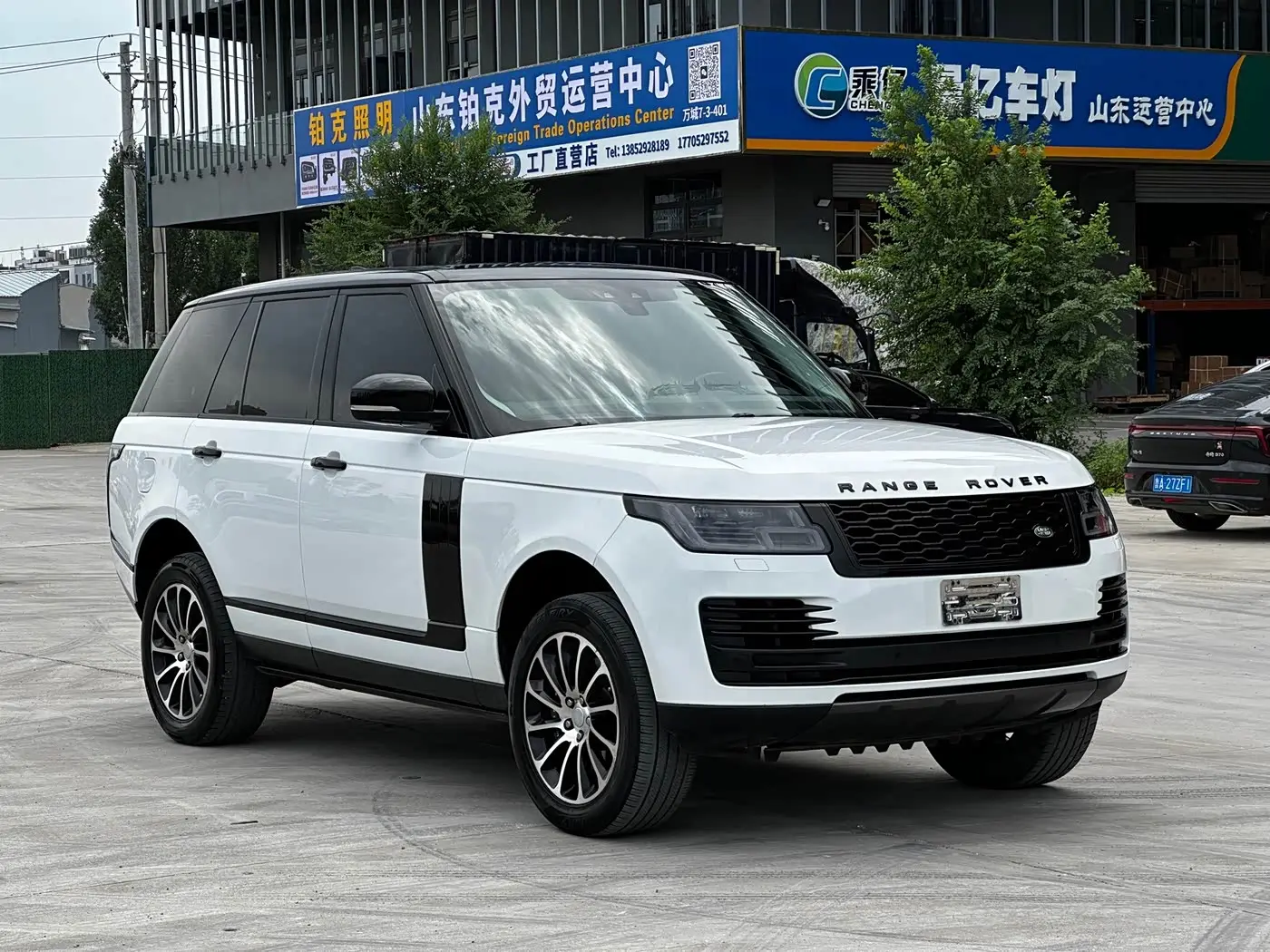 Land Rover Range Rover 2022 — Photo 3/12