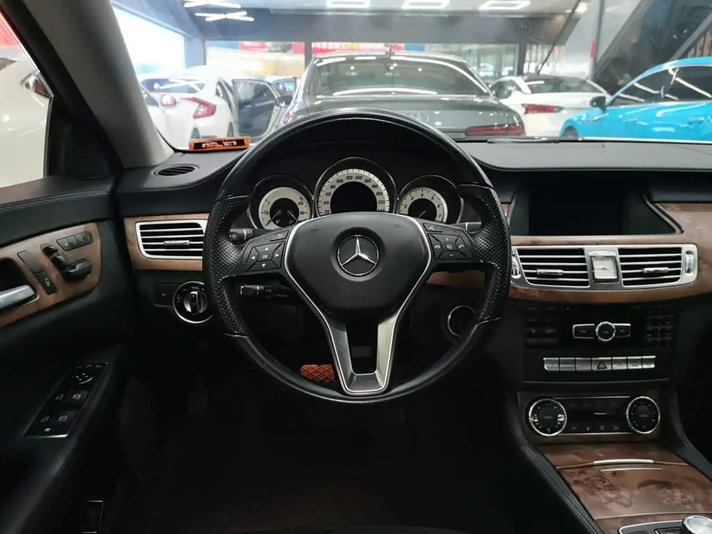 Mercedes-Benz CLS 2015 — Фото 7/20