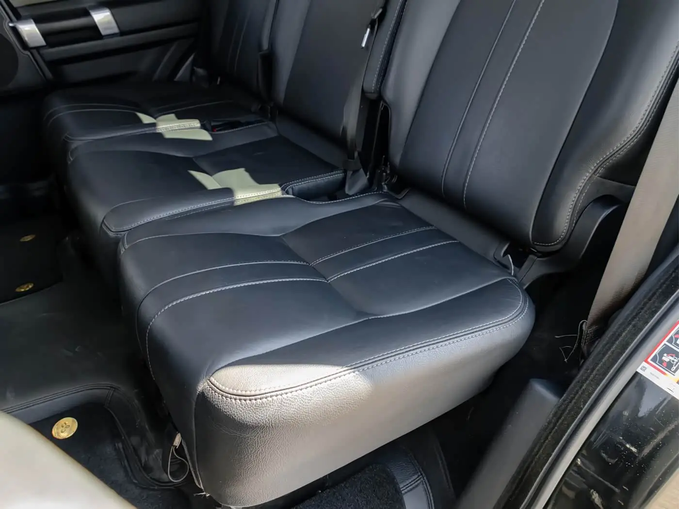 Land Rover Discovery 2016 — Photo 14/20
