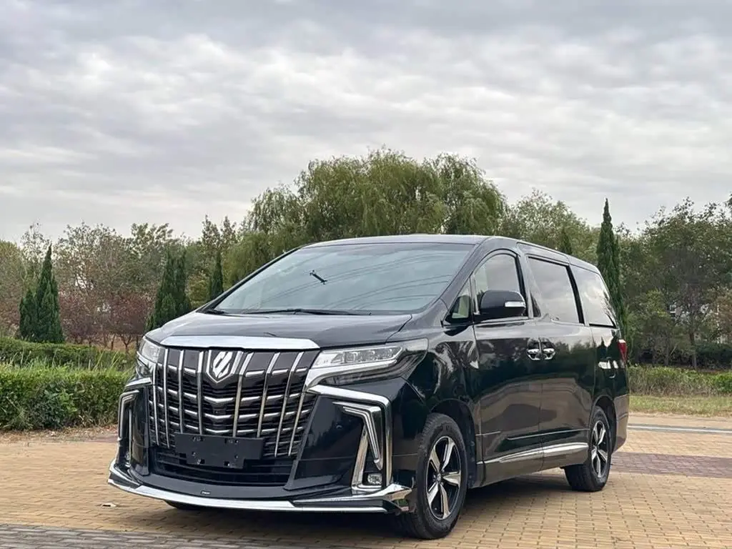 Toyota Alphard 2012 — Photo 1/9