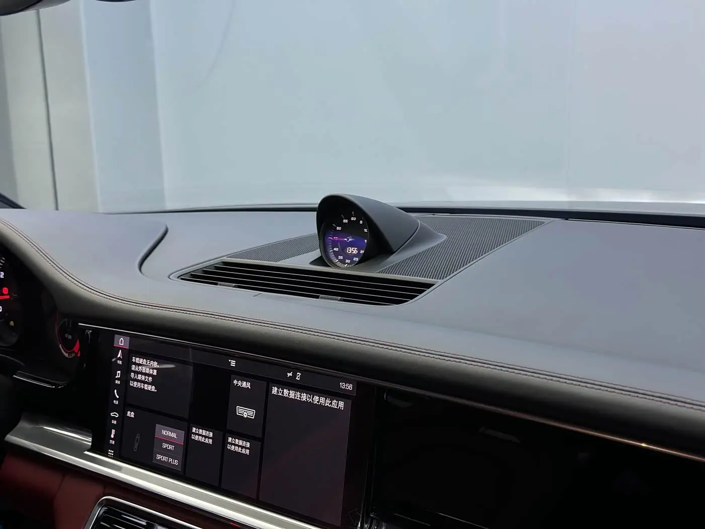 Porsche Panamera 2019 — Şəkil 13/16