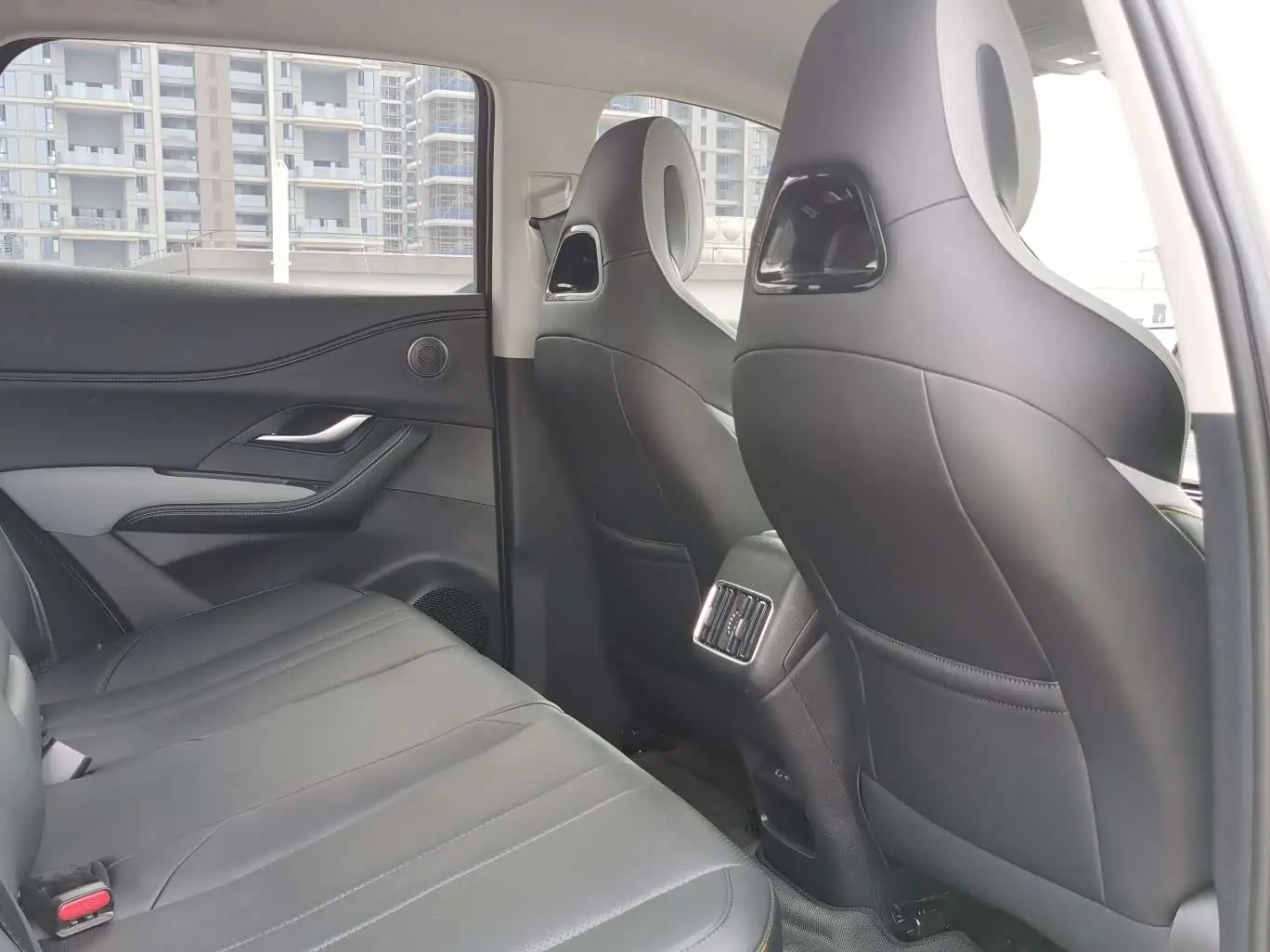 BYD Seal 05 DM-i 2025 — Photo 14/16