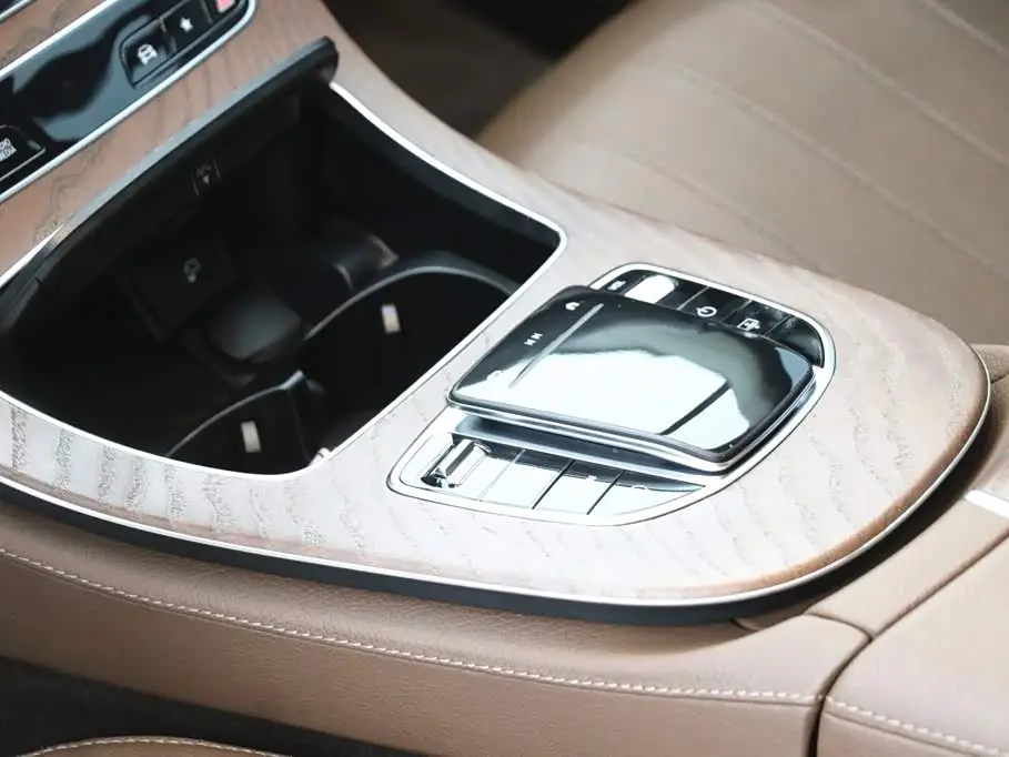 Mercedes-Benz E-Class 2023 — Фото 17/20