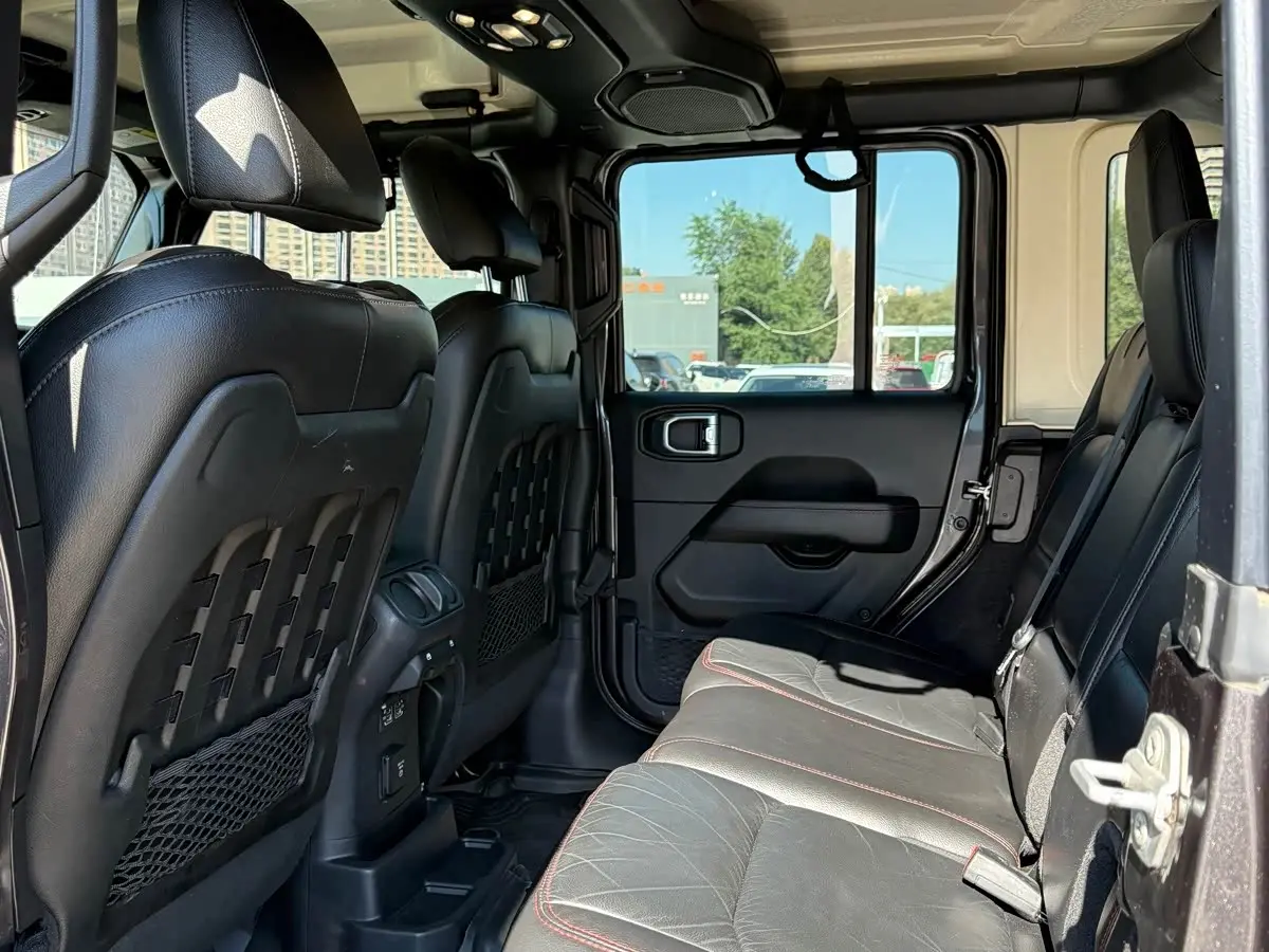 Jeep Wrangler 2022 — Фото 9/9