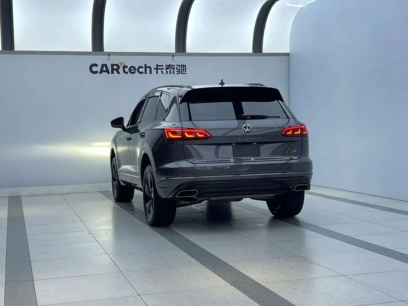 Volkswagen Touareg 2023 — Фото 4/9
