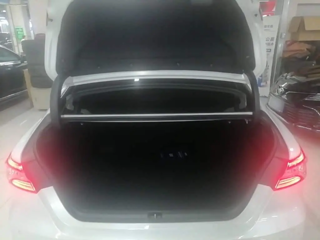 Toyota Camry 2021 — Şəkil 19/20