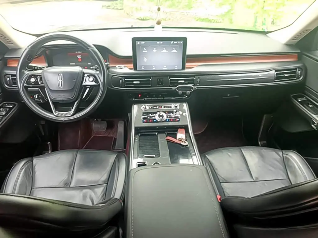 Lincoln Aviator 2020 — Photo 10/20