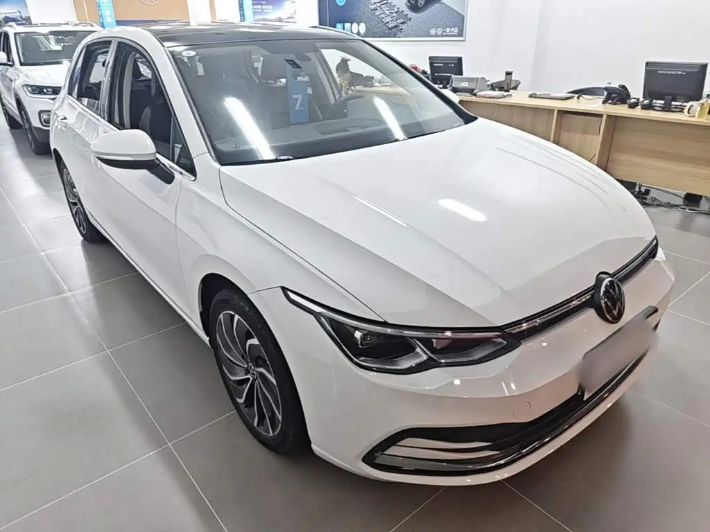 Volkswagen Golf 2024 — Photo 4/20