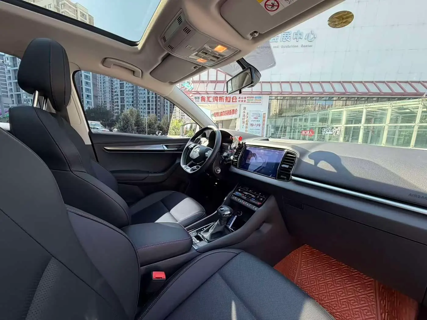 Škoda Karoq 2022 — Photo 19/20