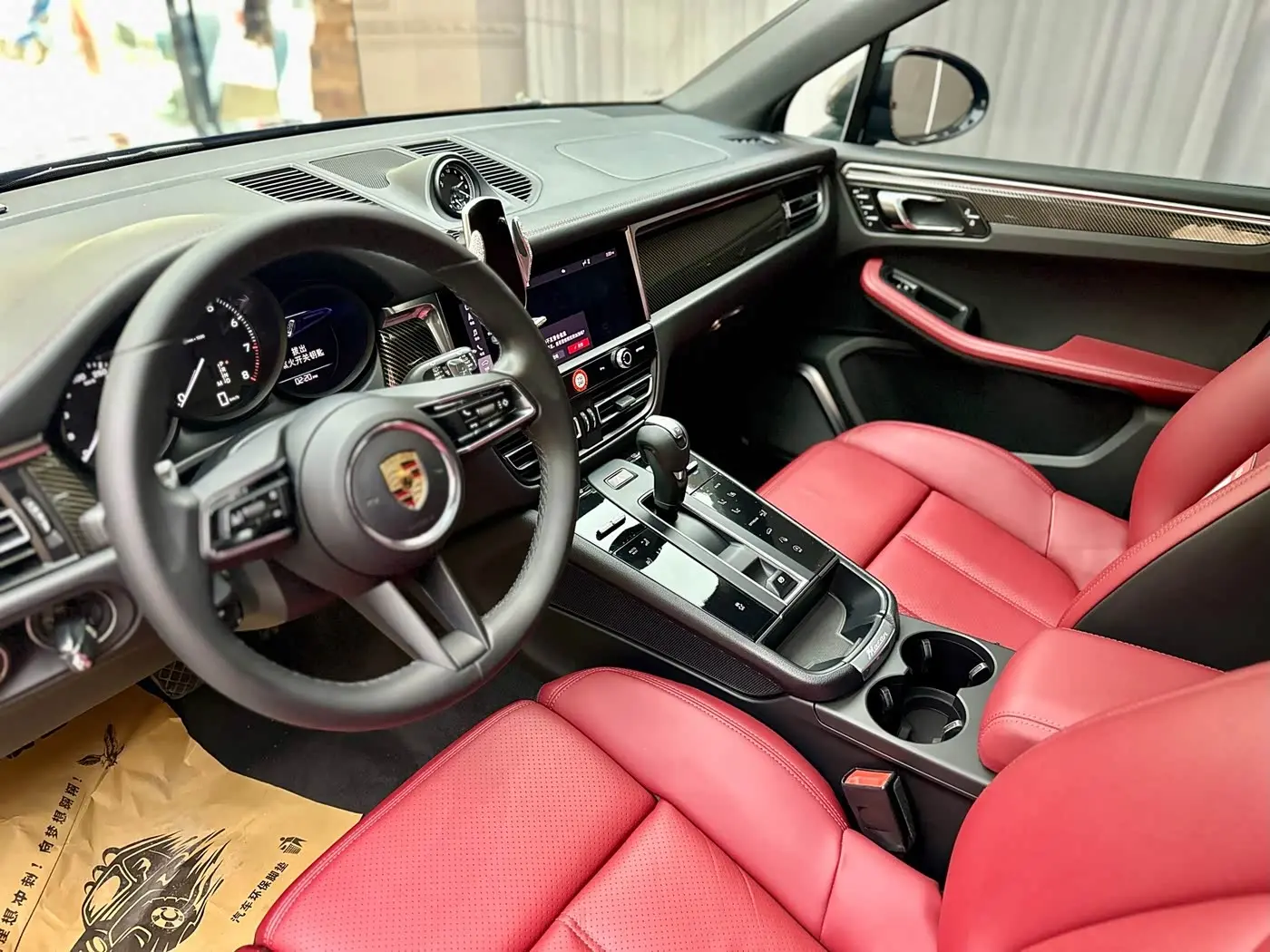 Porsche Macan 2022 — Photo 4/10