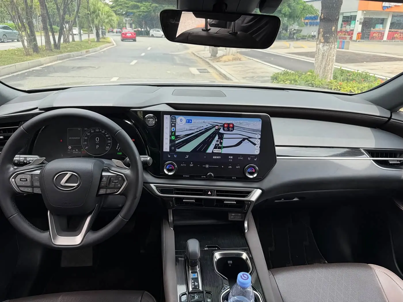 Lexus RX 2023 — Photo 4/10