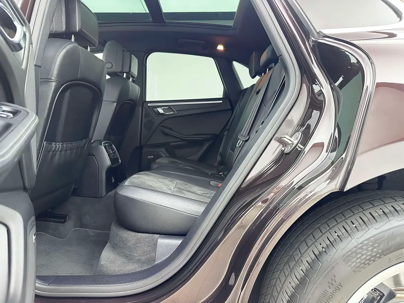 Porsche Macan 2019 — Photo 12/17