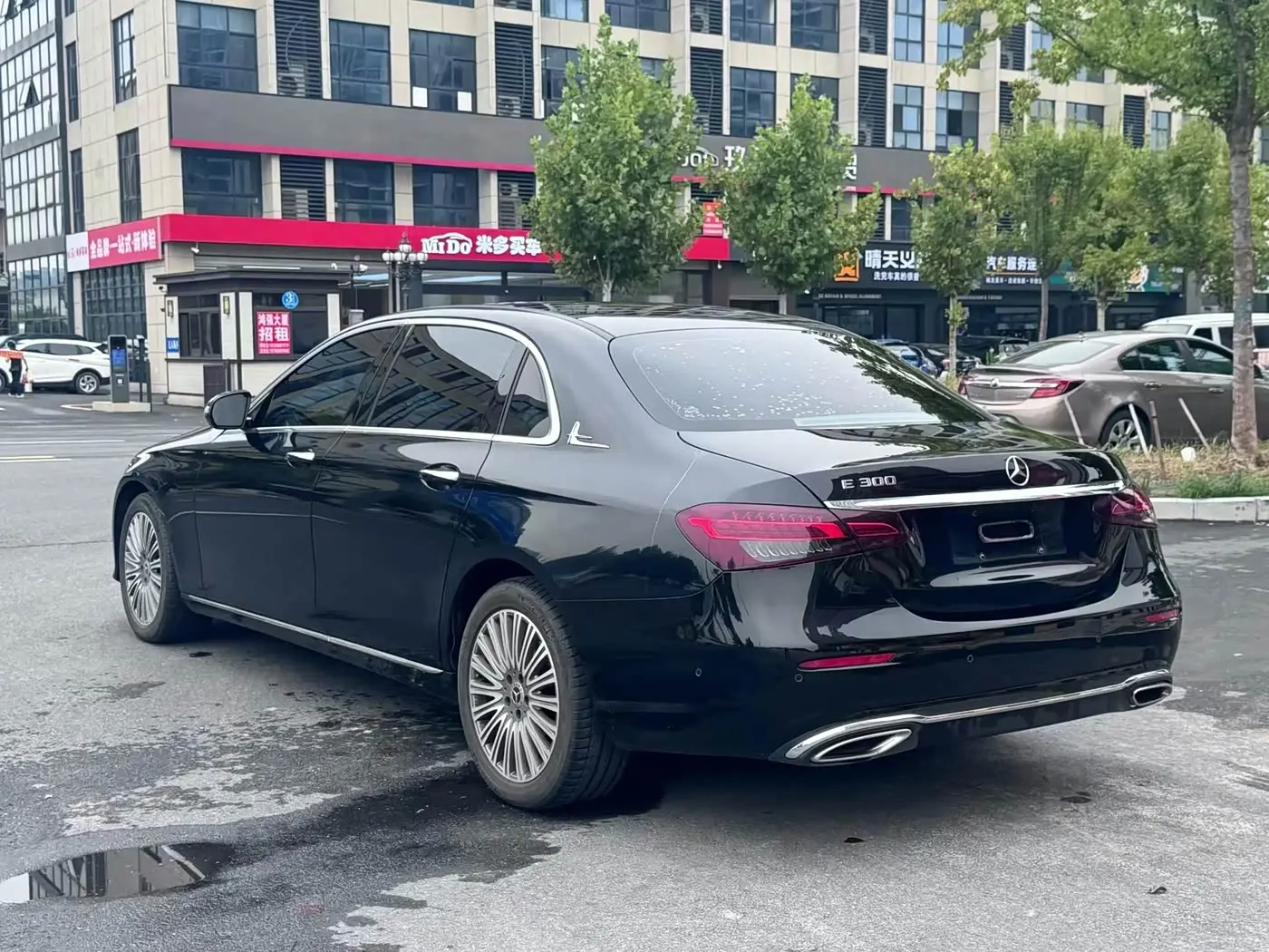 Mercedes-Benz E-Class 2021 — Photo 9/9
