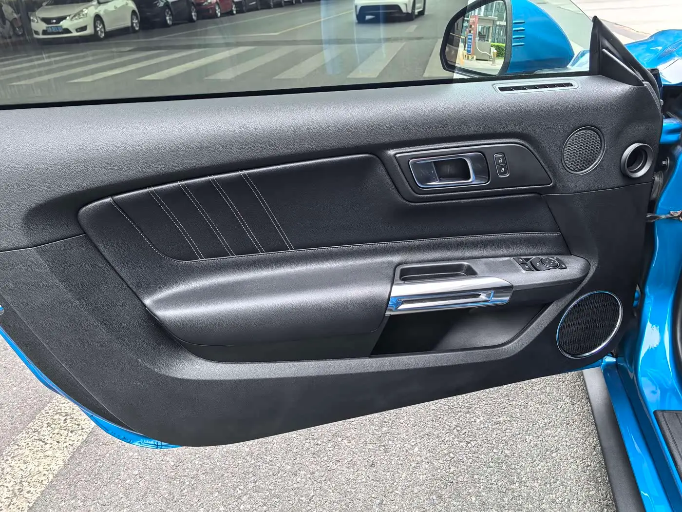 Ford Mustang 2022 — Photo 17/20