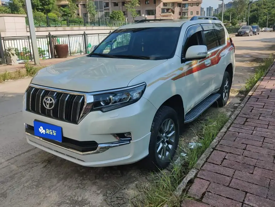Toyota Prado 2019 — Photo 1/16