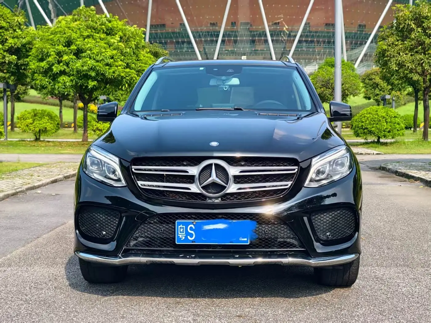Mercedes-Benz GLE 2016 — Photo 2/10