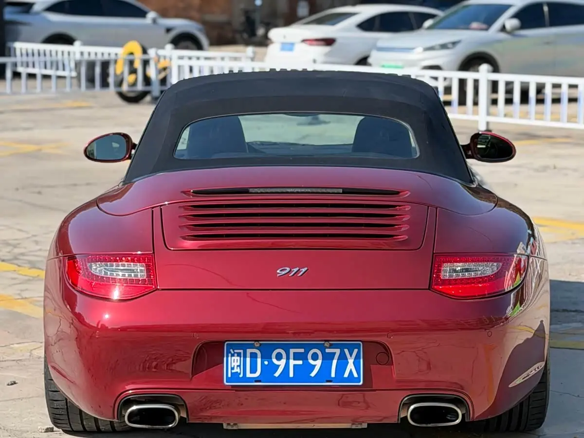 Porsche 911 2010 — Photo 16/19