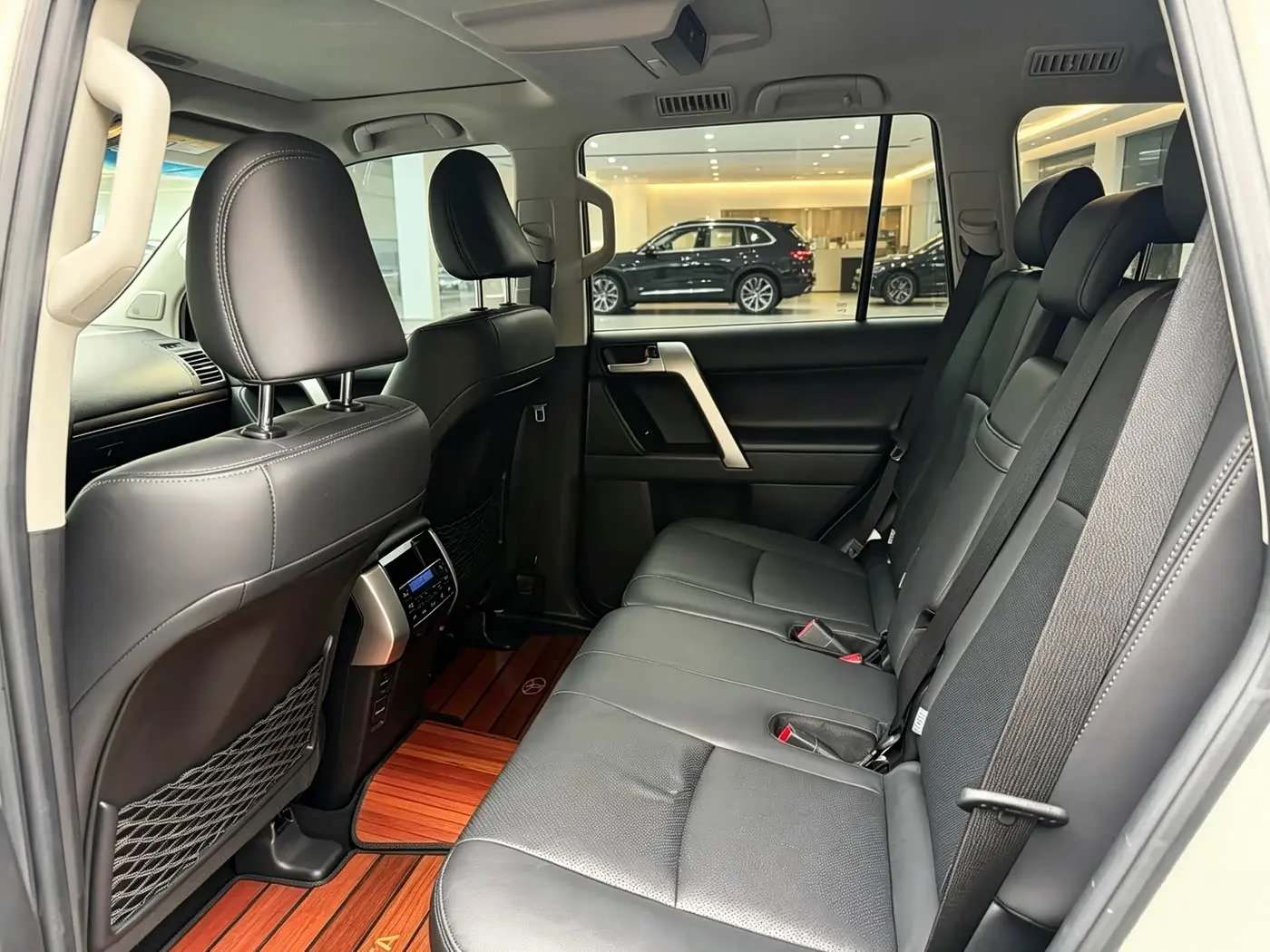 Toyota Prado 2019 — Фото 8/17