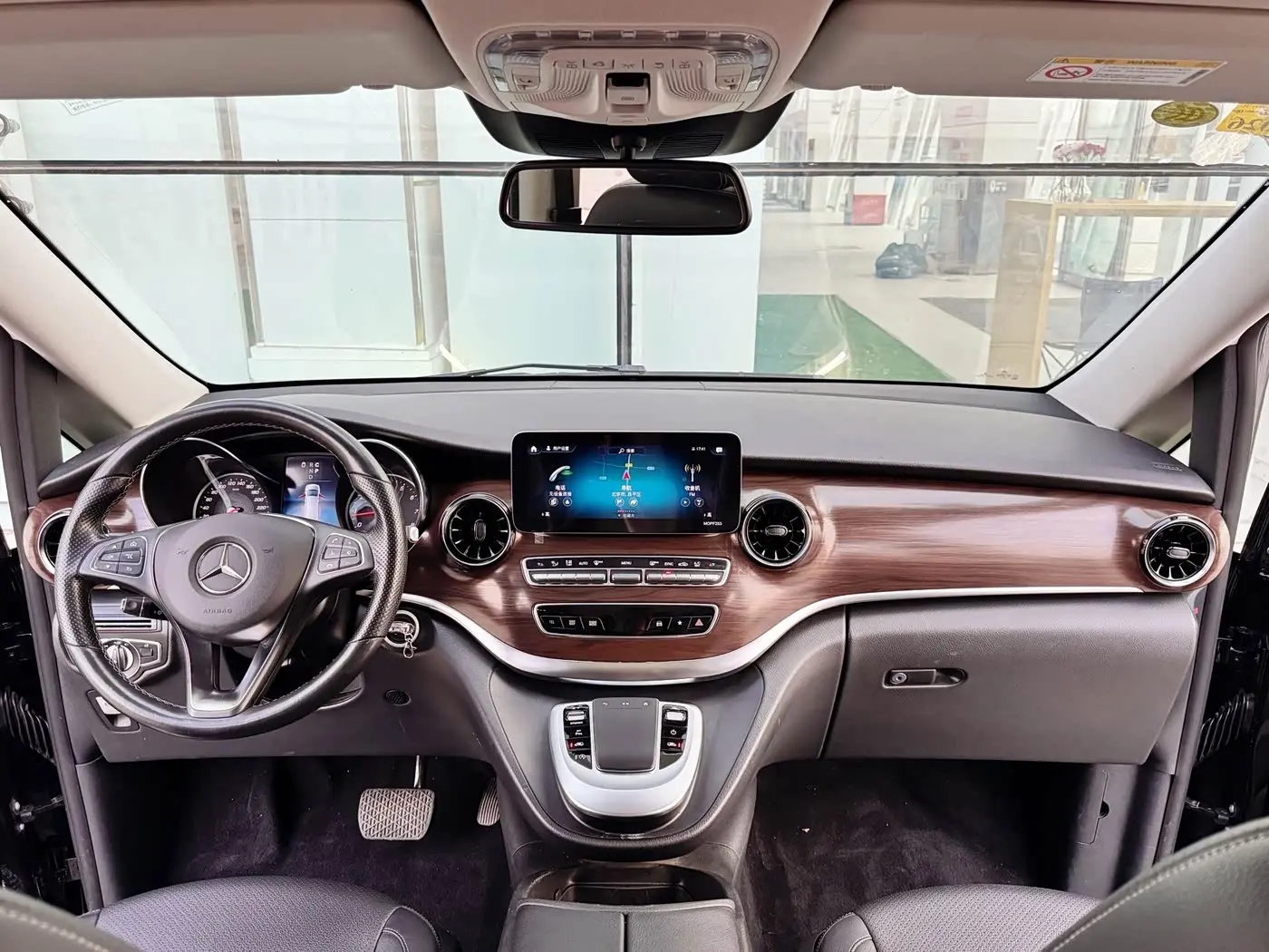 Mercedes-Benz V-Class 2020 — Фото 12/18