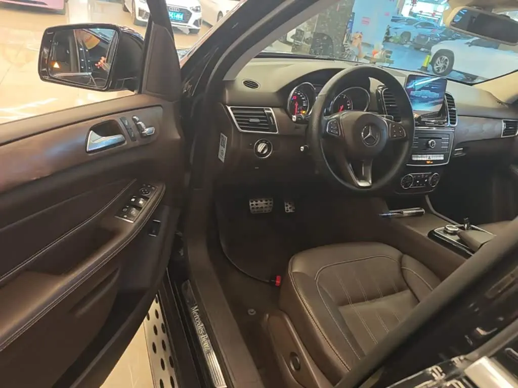 Mercedes-Benz GLE 2016 — Фото 16/20
