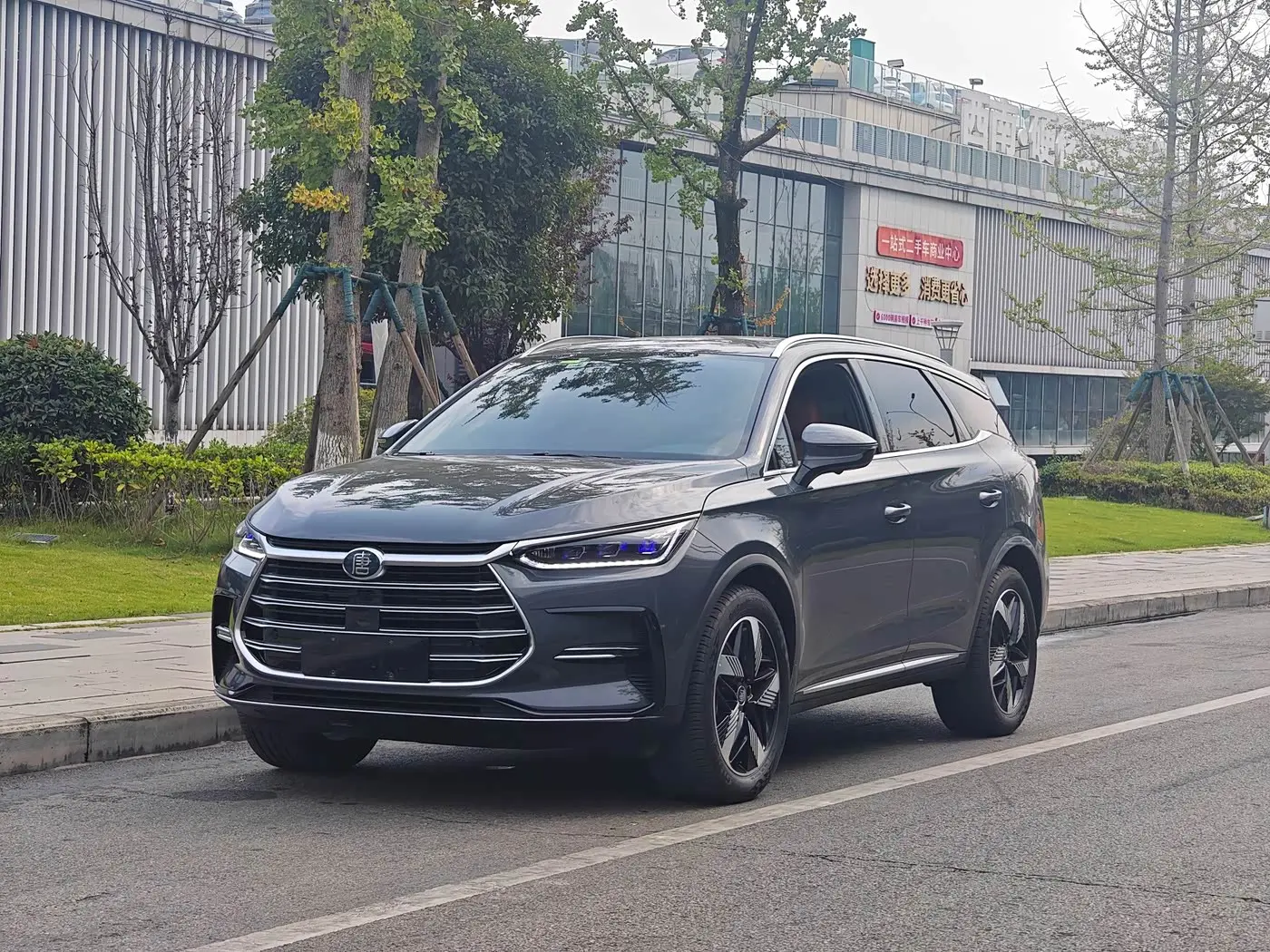 BYD Tang New Energy 2023 — Photo 1/16